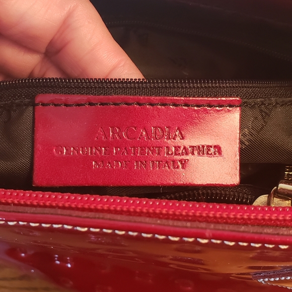ARCADIA RED PATENT LEATHER EMBROSSED BAG - Picture 4 of 16